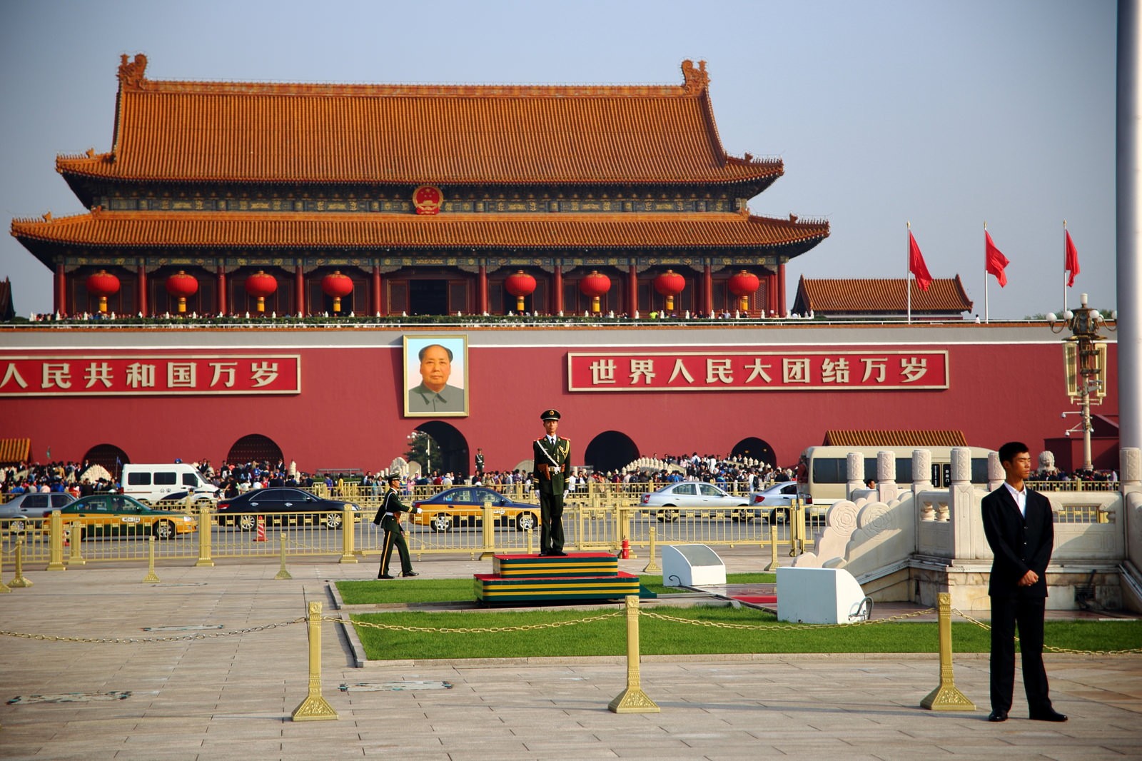 The Tiananmen gate, Beijing, China. Source: Joe Hunt, on Flickr. CC BY 2.0.