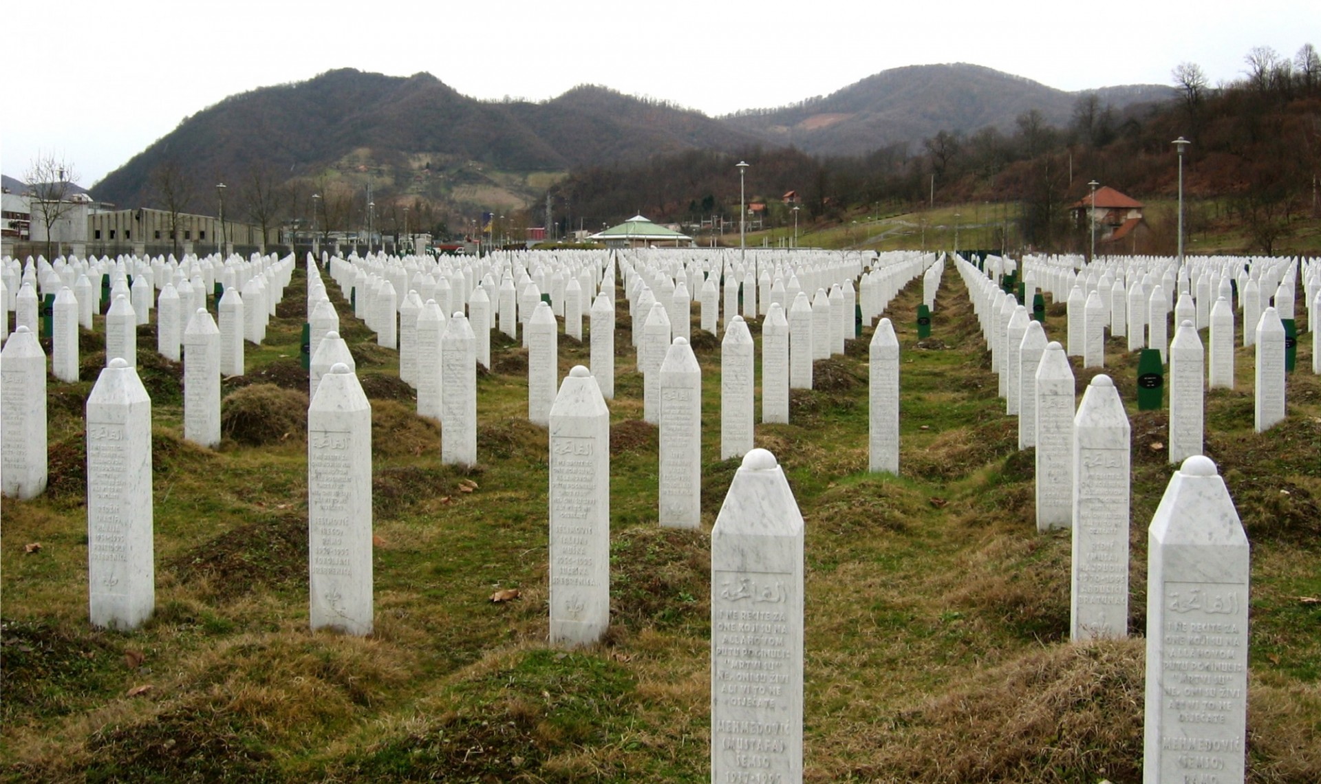 Gravestones at the Potočari genocide memorial near Srebrenica. Source: Wikimedia Commons, CC BY-SA 3.0.