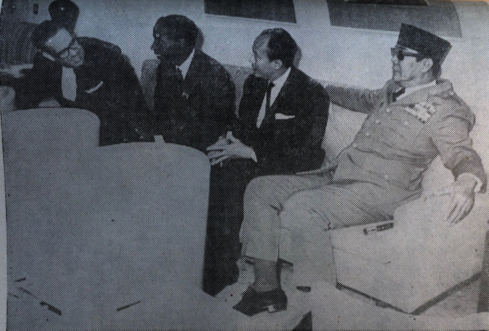 Osvaldo Dorticós Torrado (President of Cuba), Alphonse Massamba-Débat (President of Congo-Brazzaville), Norodom Kantol (PM of Cambodia), and Sukarno (President of Indonesia). 