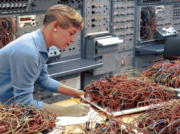 Engineer Karen Leadlay in Analog Computer Lab 1964. Source: San Diego Air and Space Museum, Flickr - The Commons