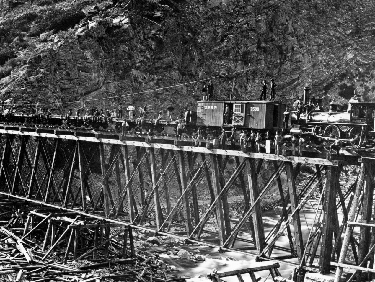 Devil's Gate Bridge, Utah 1869. Photo by W.H. Jackson. Source: U.S. Geological Survey, Flickr - Public Domain