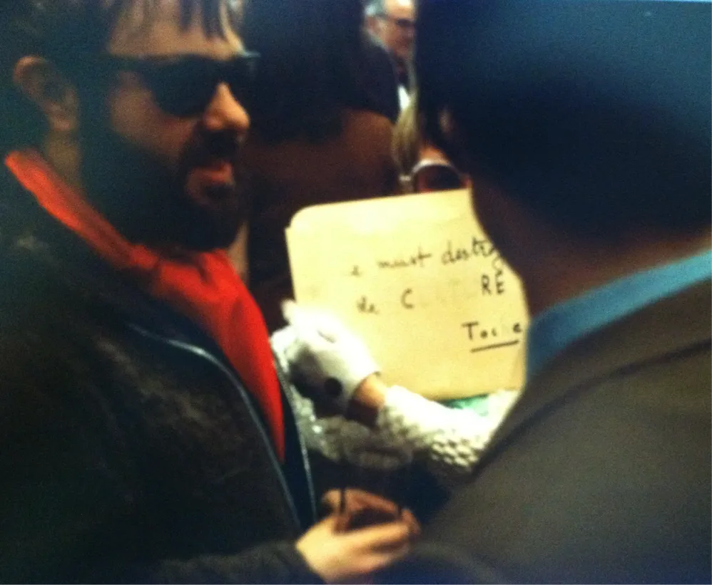Still from Minucode exhibition (May 1968). Image found in “Vitrina Pared: Fotos Exhibidas En La Pared (Vitrinas) Ink-Jet Copias” envelope, Folder: “Minucode: May-Sept 1968,” ASA.