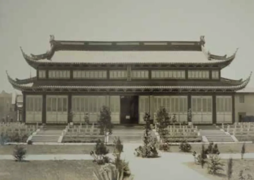 The main hall, replica of the Taihe Palace in Forbidden City. Source: San Francisco history center, San Francisco public library (found in dissertation).