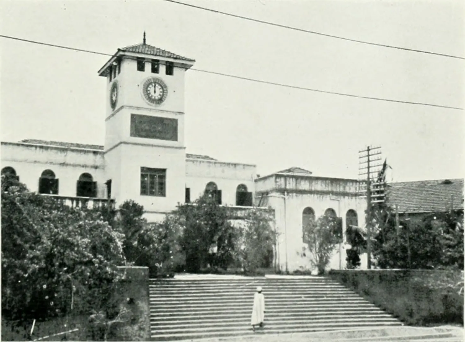 Source: https://www.flickr.com/photos/internetarchivebookimages/17916386586/