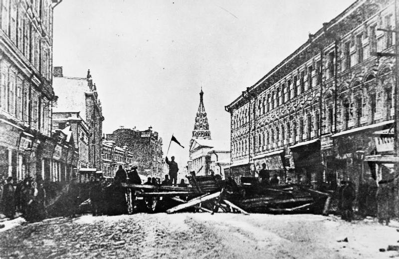 Moscow, Arbat Street: barricades manned by workers of Schmidt factory during the 1905 Revolution. Source: Wikimedia Commons, Public domain.