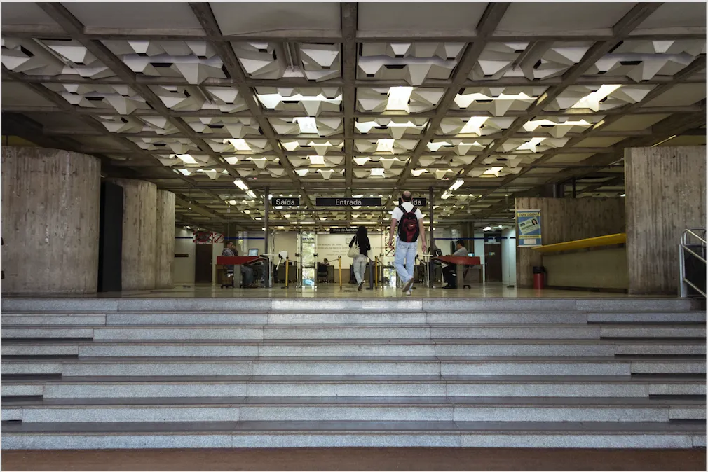  Library of the University of Brasília. Source: UnB Agência, Flickr. CC BY 2.0.