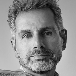 Photo of Tim Hochstrasser